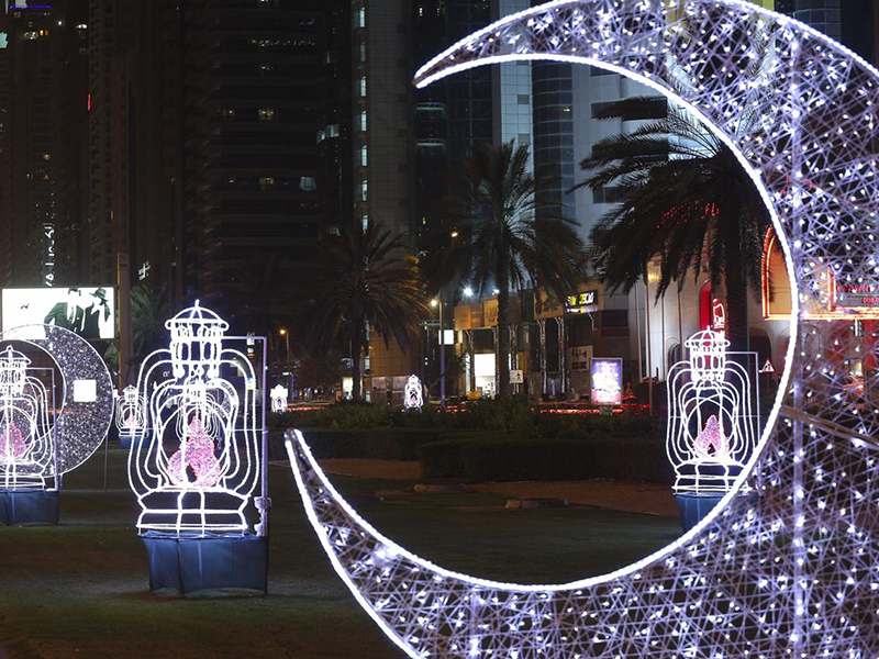 الامارات تتخذ إجرءات احترازية لشهر رمضان من بينتها منع التجمعات وتحديد مدة الصلاة